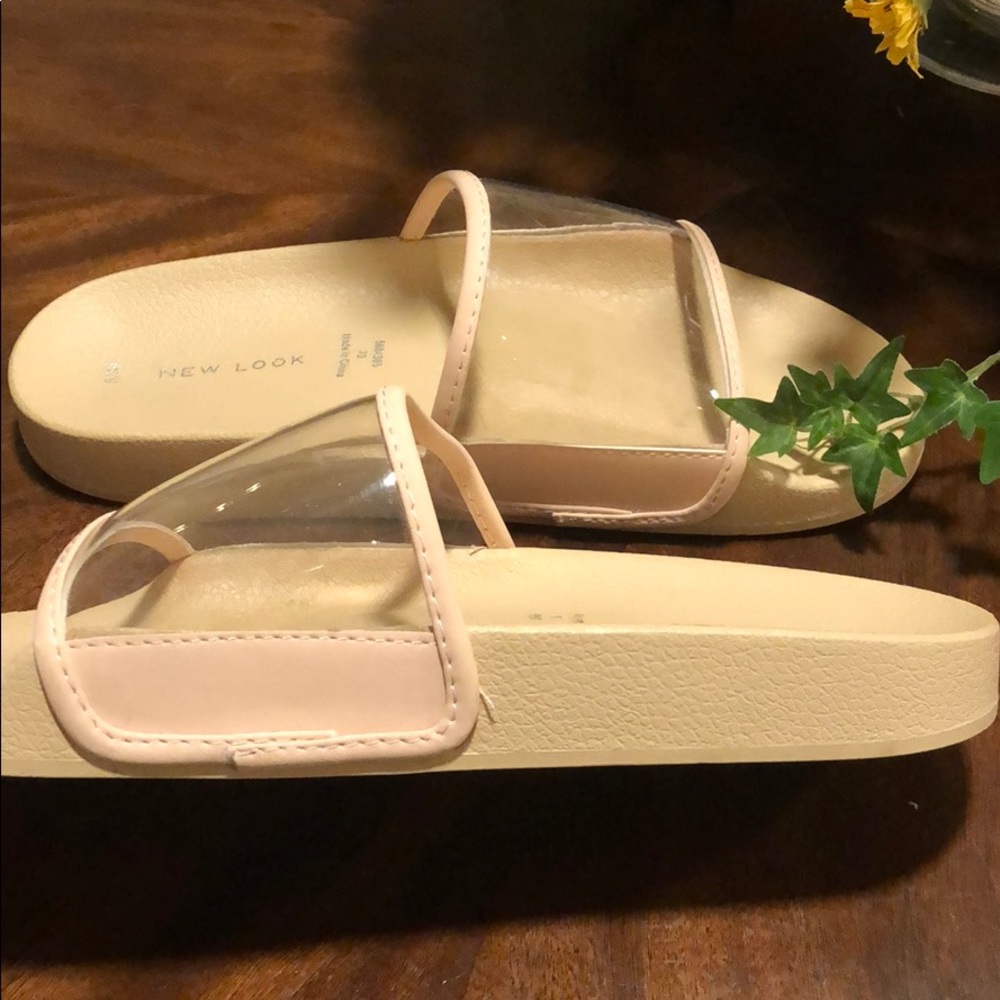 Slippers - Picture 4 of 4